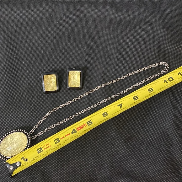 Vintage Acrylic Yellow/silver pendant necklace with matching pierced earrings - Picture 11 of 12